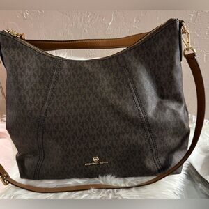 Michael Kors Sierra Signature Shoulder Bag Gently Used